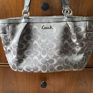 Coach Shoulder Bag **LIKE NEW**